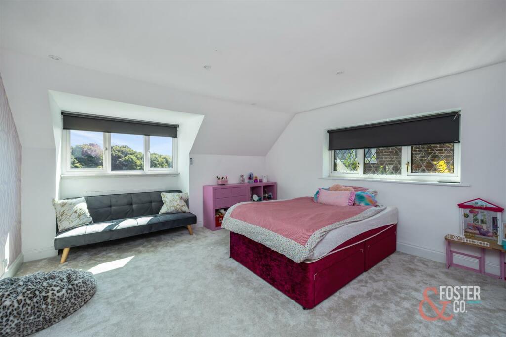 Eastwick Close, 3-005.jpg