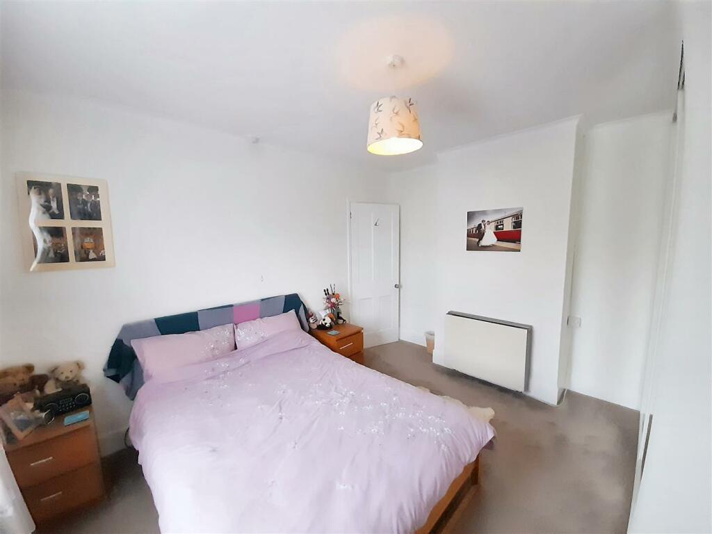 Bedroom 1 new.jpg