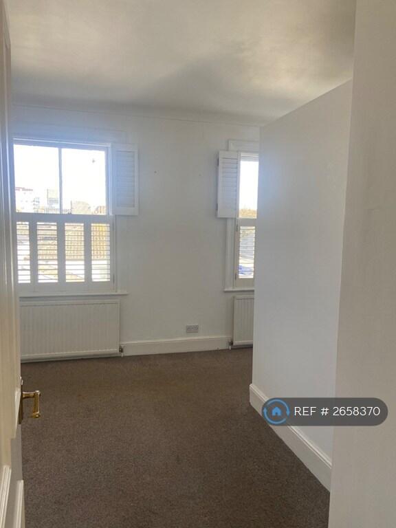 Main Double Bedroom With Built In En-Suite