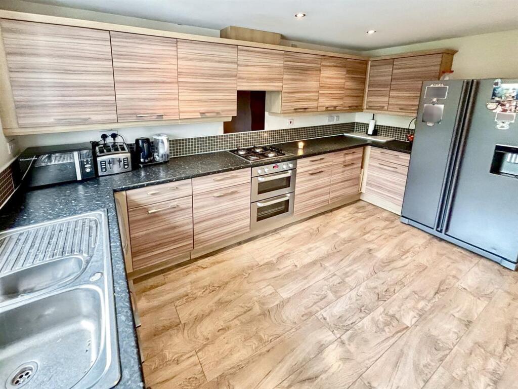 Fitted Breakfast / Dining Kitchen: