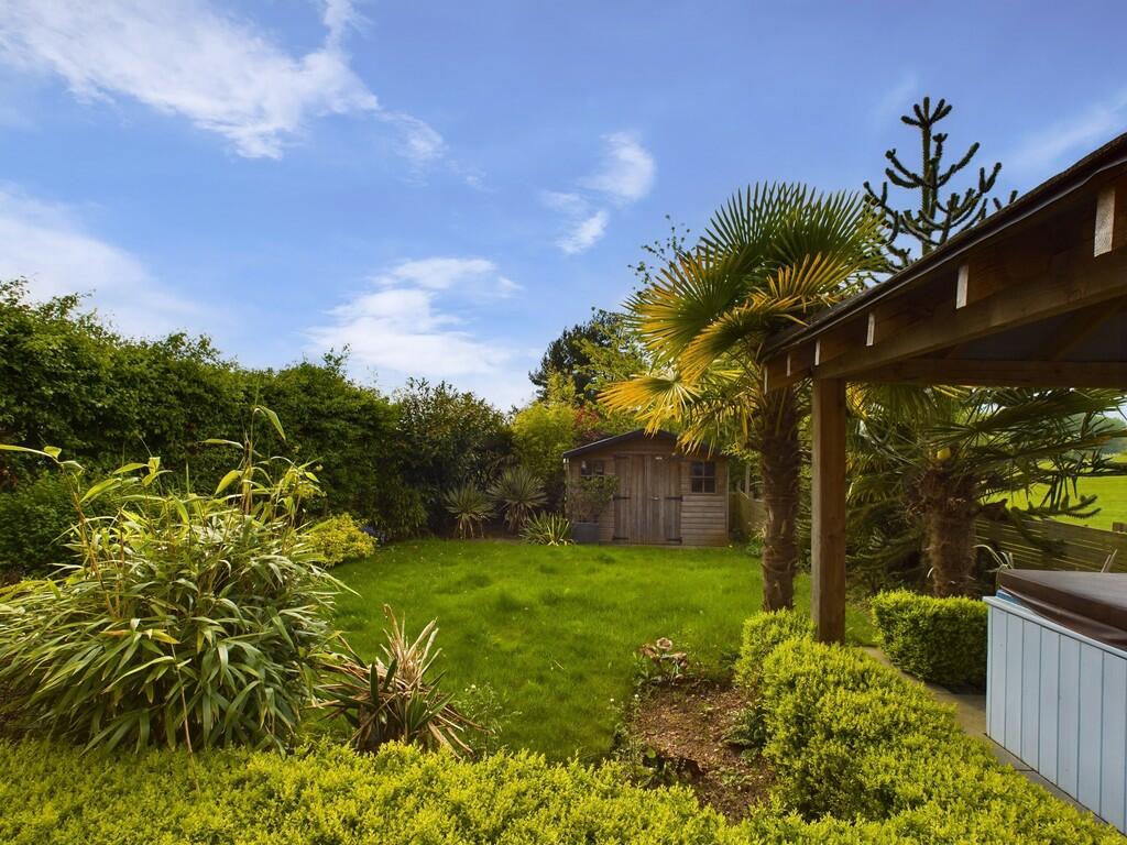 12-Rear_Garden-I