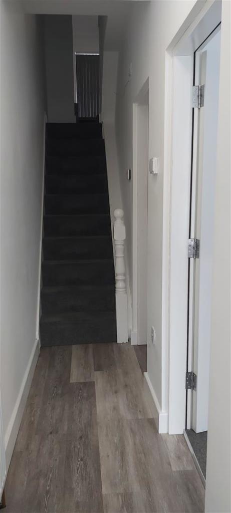 Hallway (3).jpg