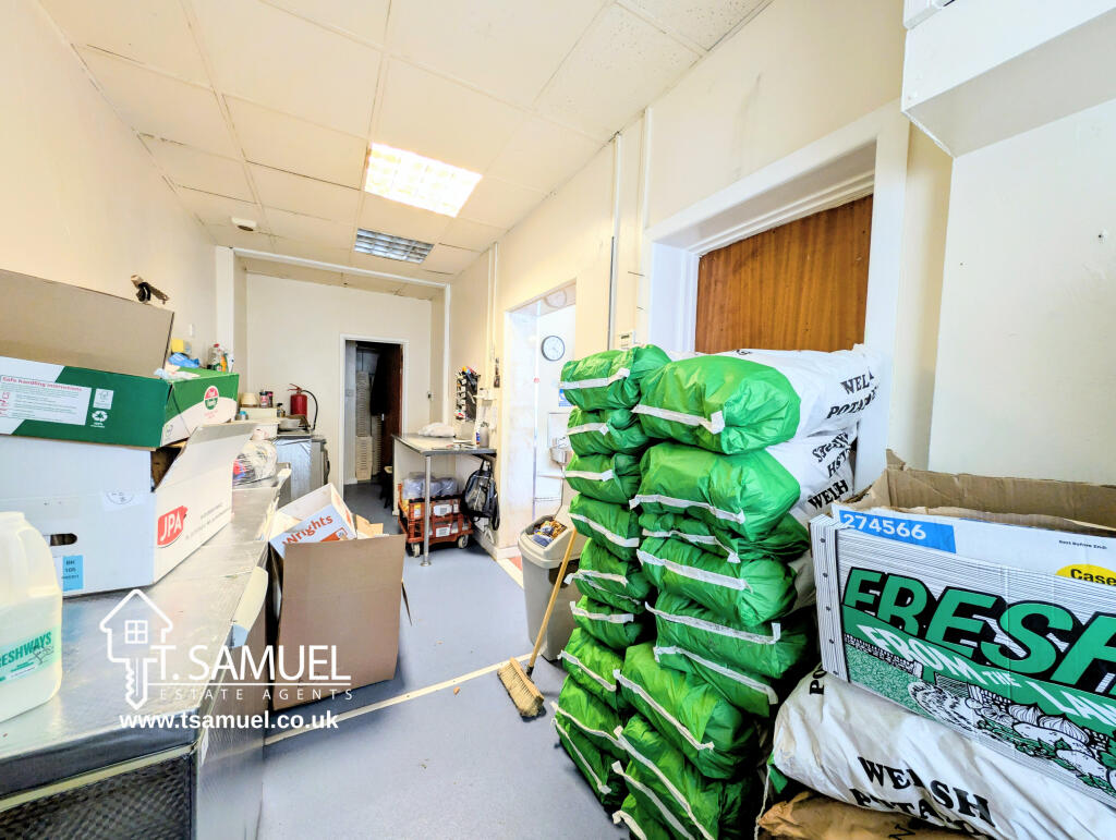 Shop room 3