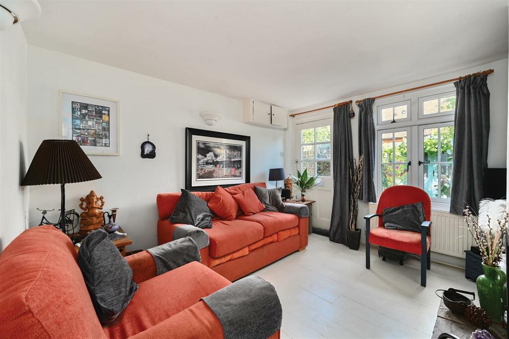Sitting room.jpg