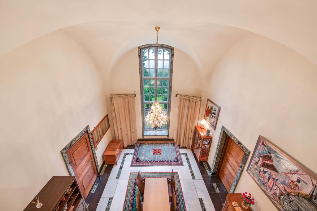 DINING HALL