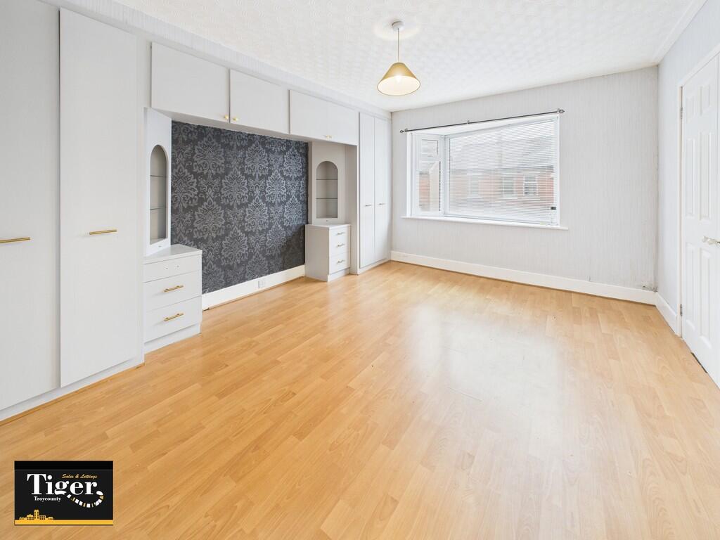 CAM02176G0-PR0723...