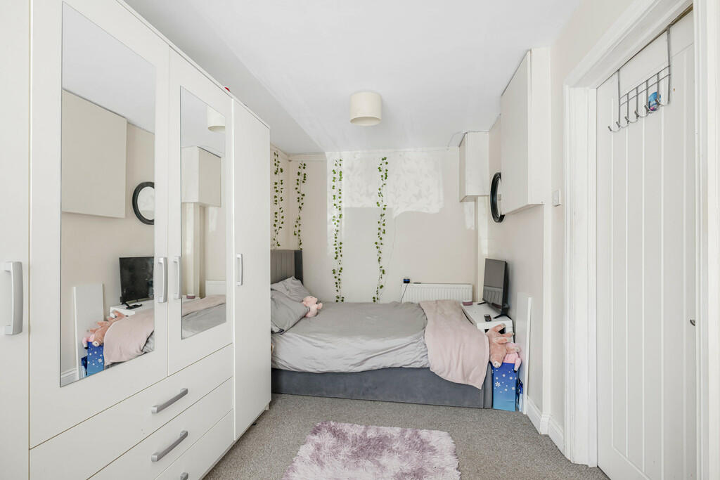 Bedroom 4 (2)