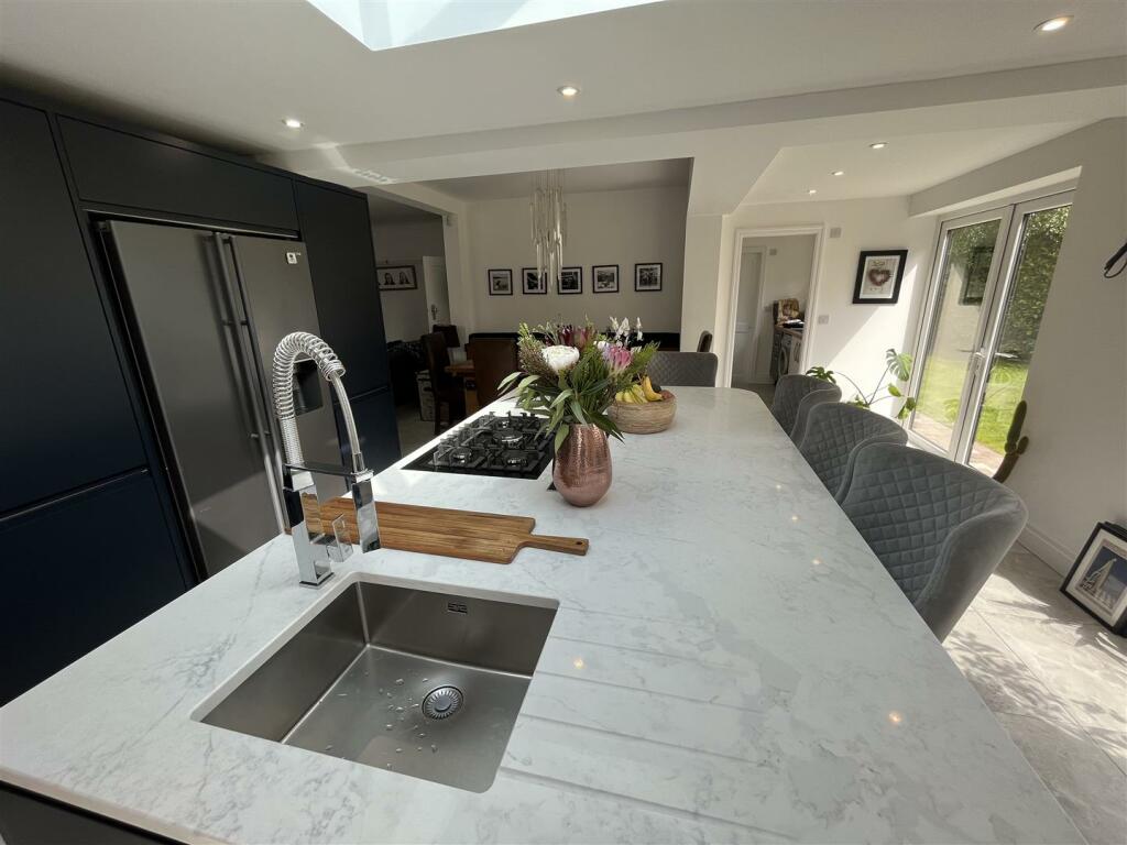 Open Plan Dining Kitchen Aspect 3.jpg