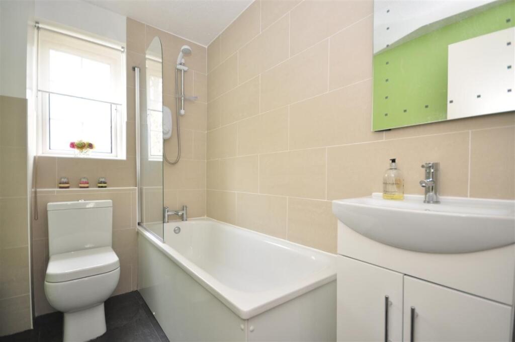 9010uruu-bathroom...