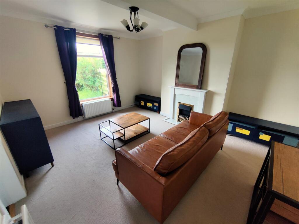 003 - Lounge  -  (2).jpg