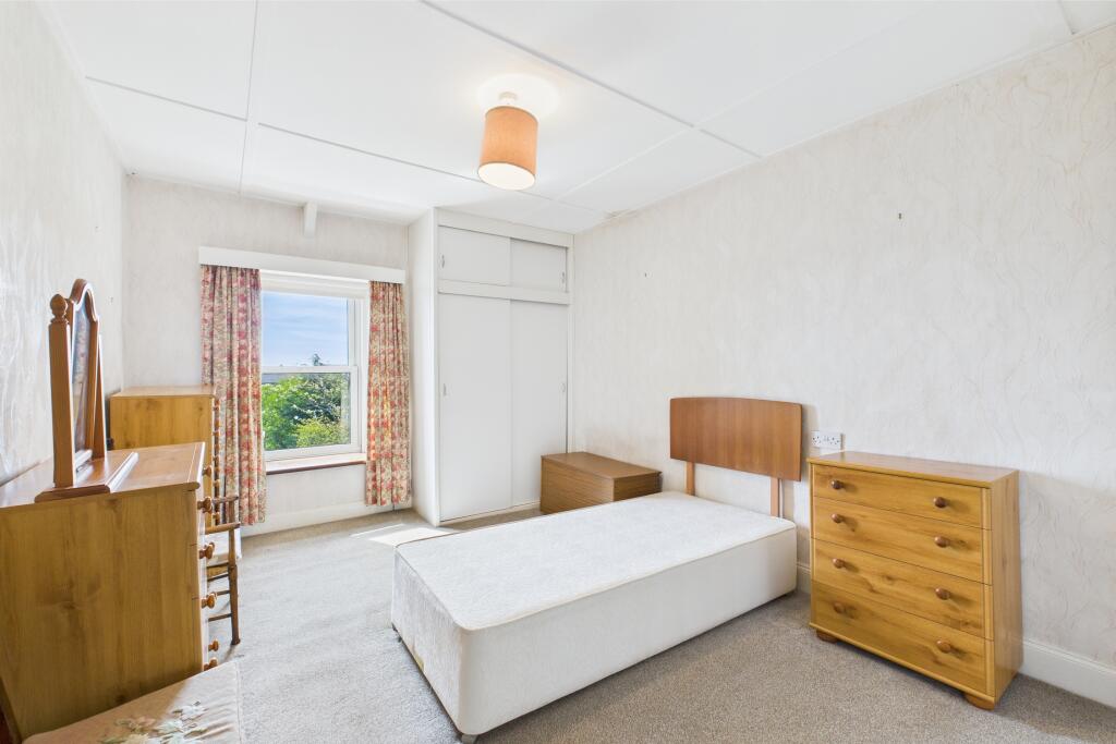 CAM04201G0-PR0079-STILL018