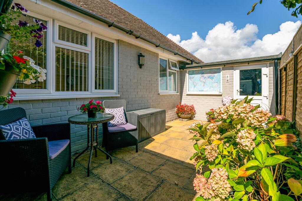 East Elevation / &#39;Secret&#39; Garden