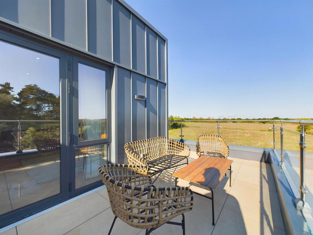 Show Apartment - Roof Terrace 2.jpg