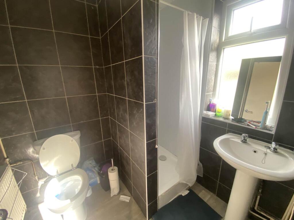 GF Shower Room