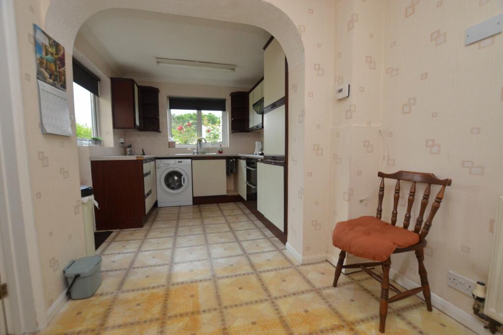 Kitchen/B'fast Room