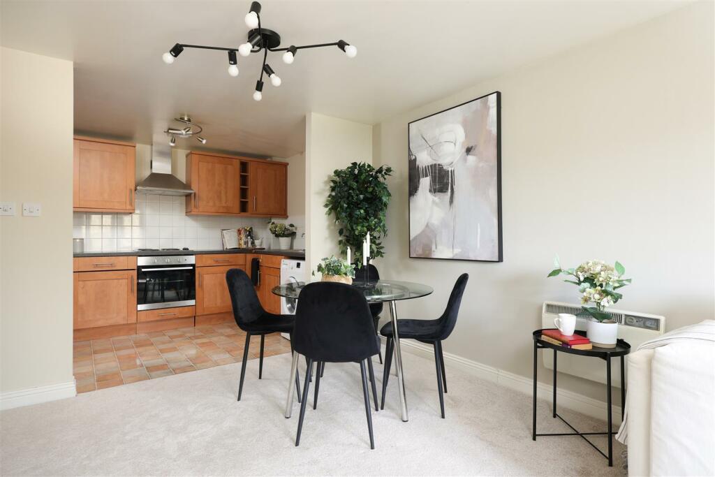 160 Squires Court 6.JPG