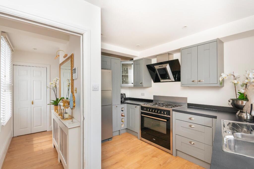 F21GHCN - Kitchen B.jpg