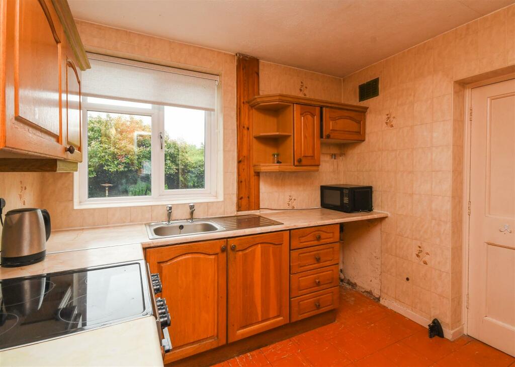 2 Ounsdale Crescent - Kitchen.jpg
