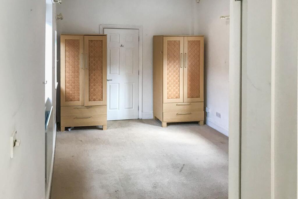 Flat A, 28 Park Avenue, Harrogate, HG2 9BG