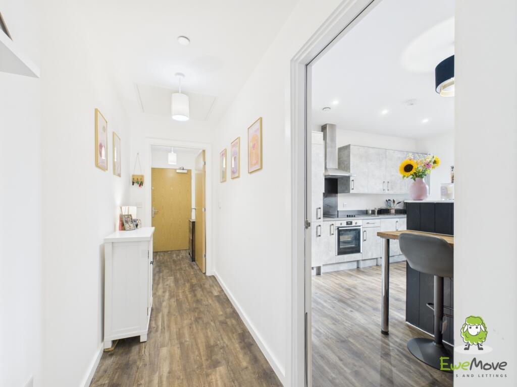 CAM03778G0-PR0266-STILL007