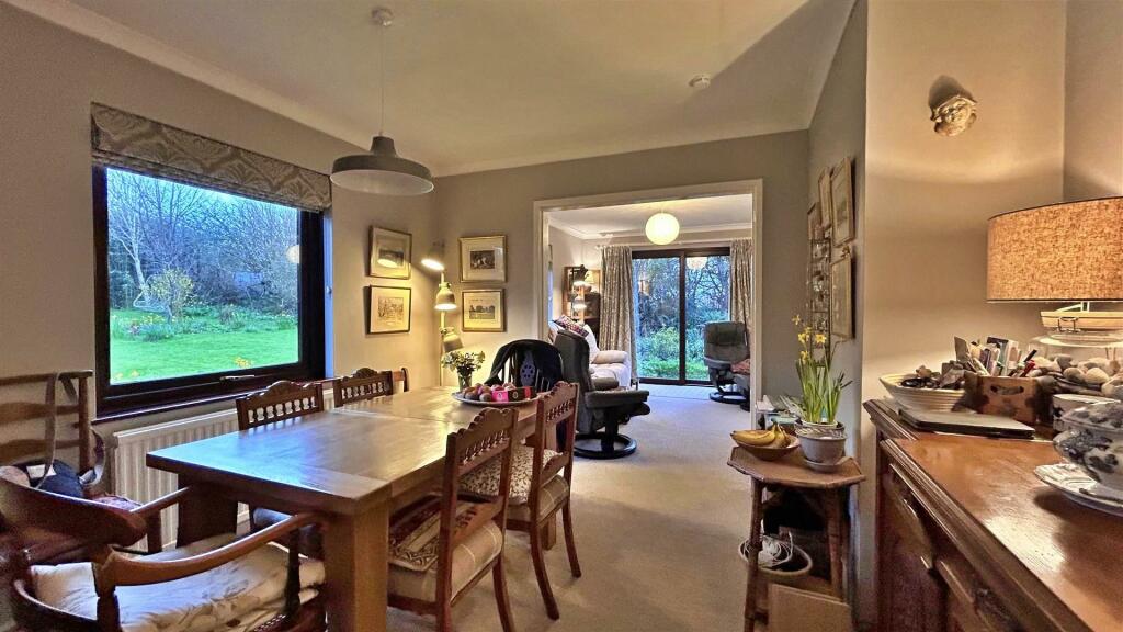 Dining Room.jpg