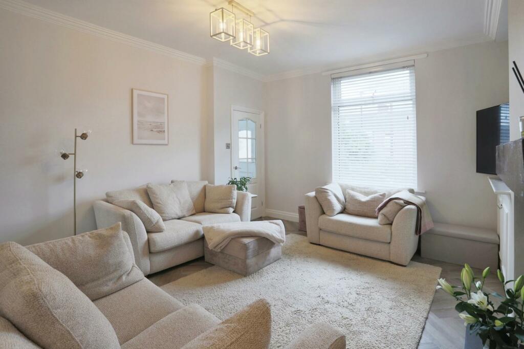 LIVINGROOM