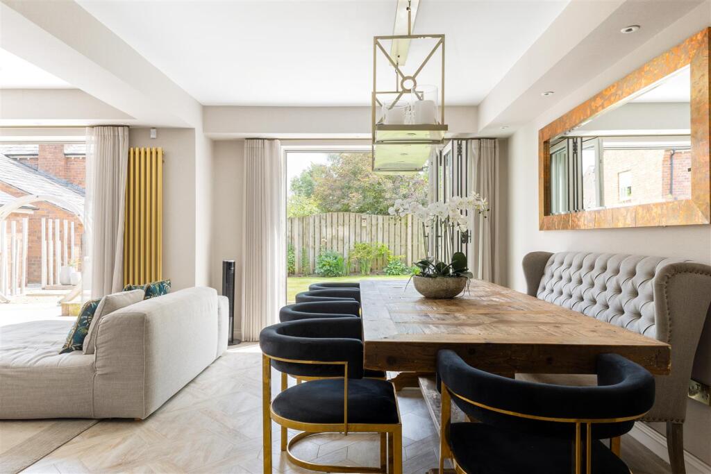 94088_8 Steadings Rise Mere (24).jpg