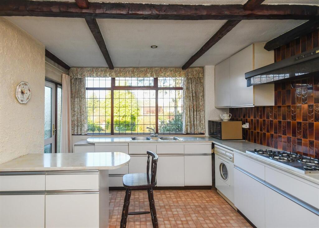 10 Farm Road - Kitchen.jpg