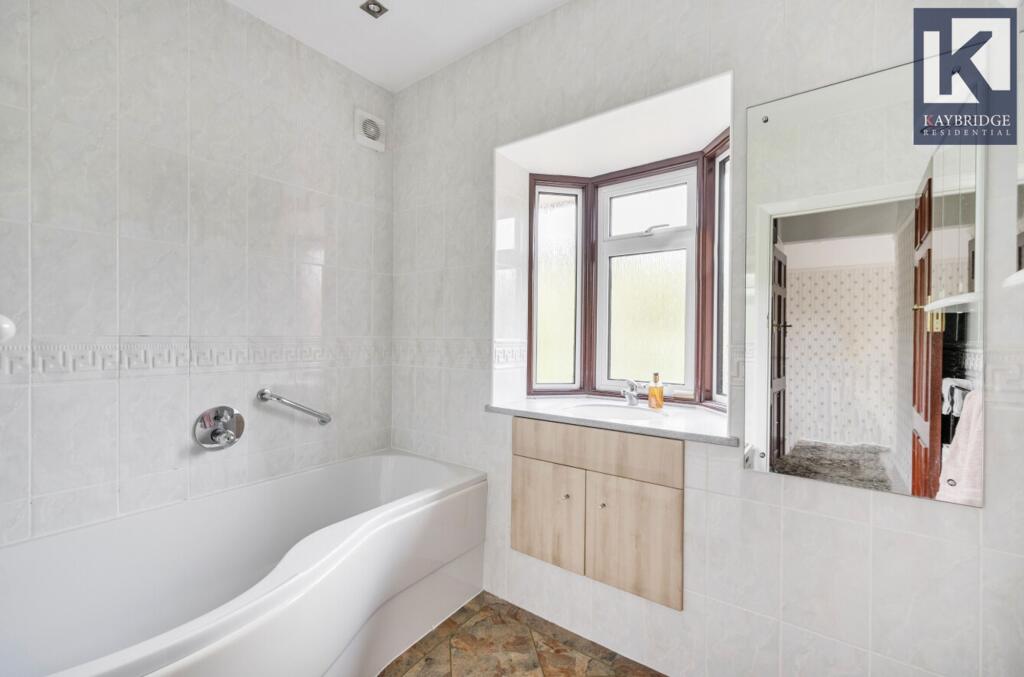 Stoneleigh Park Road, KT19 0RQ