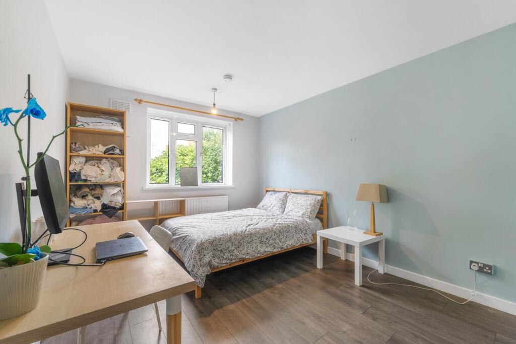 Bedroom 1.jpg