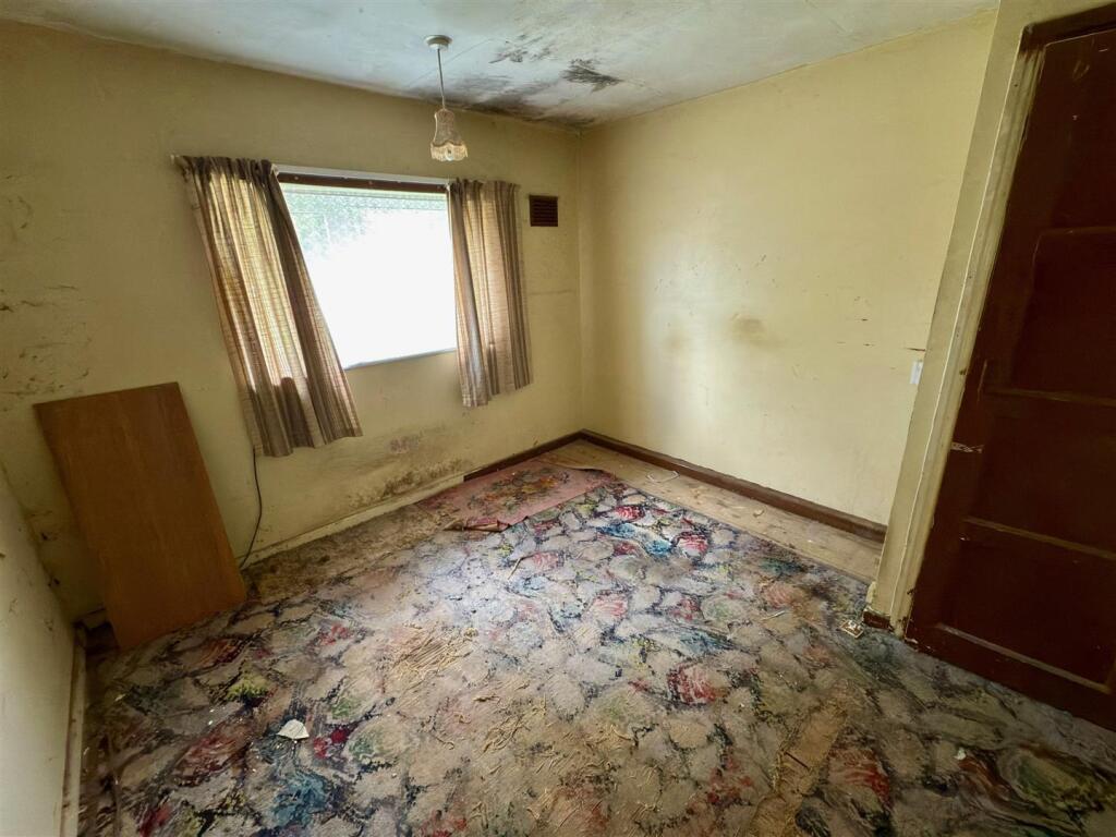 BED 2.jpg