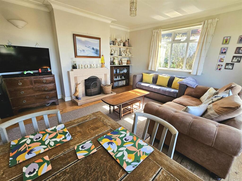 New Front Room 2.jpg