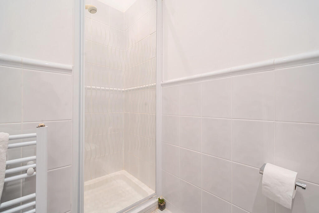 Bedroom 2 En-suit...