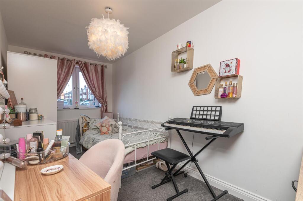 36 - 23 Queens Drive S75 2QQ.jpg