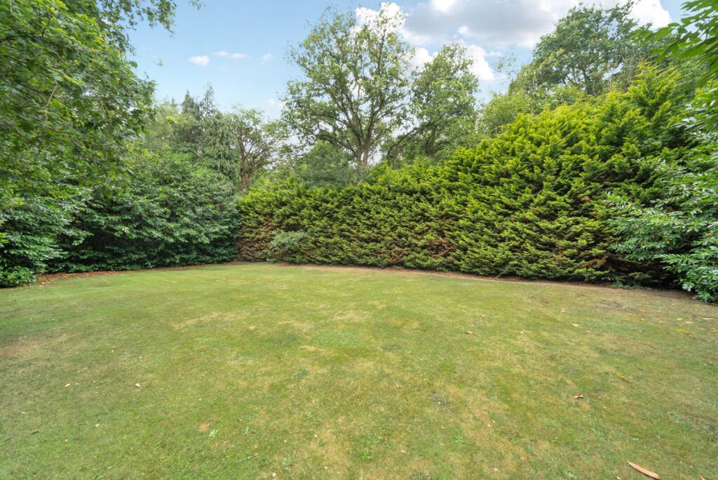 1317208-5-685d244...