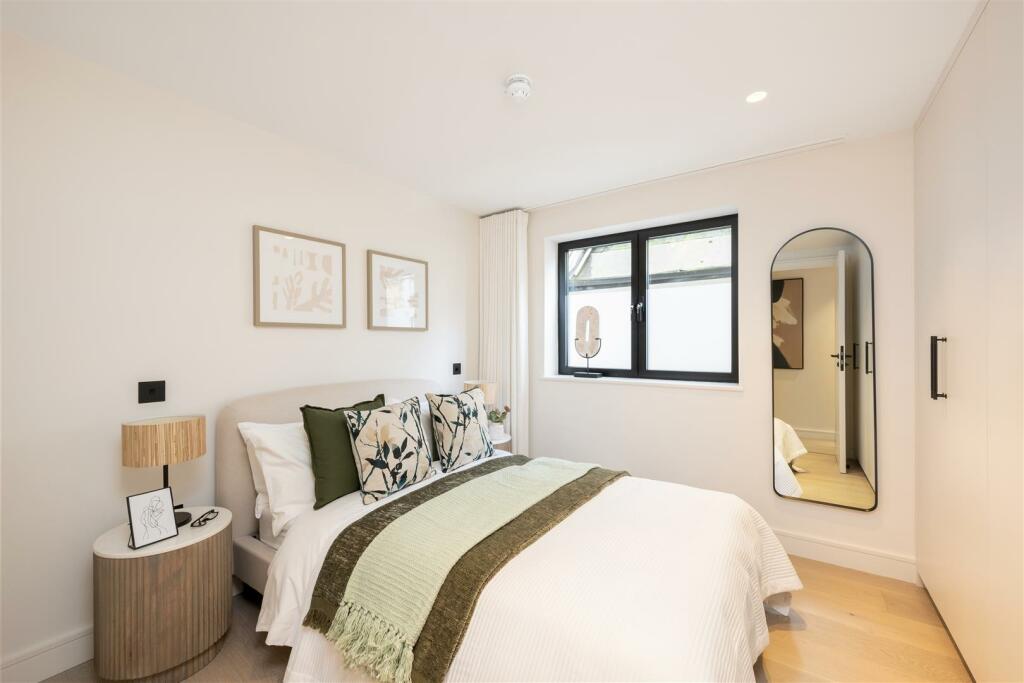 98A Draycott Avenue Hi-24.jpg