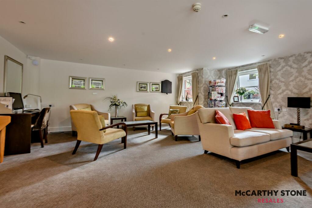 8596840-interior20-800.JPG