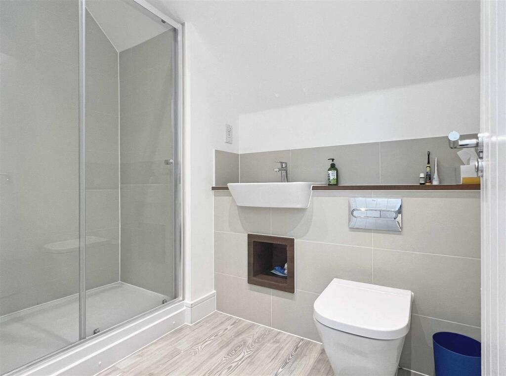 En-Suite Top.jpg