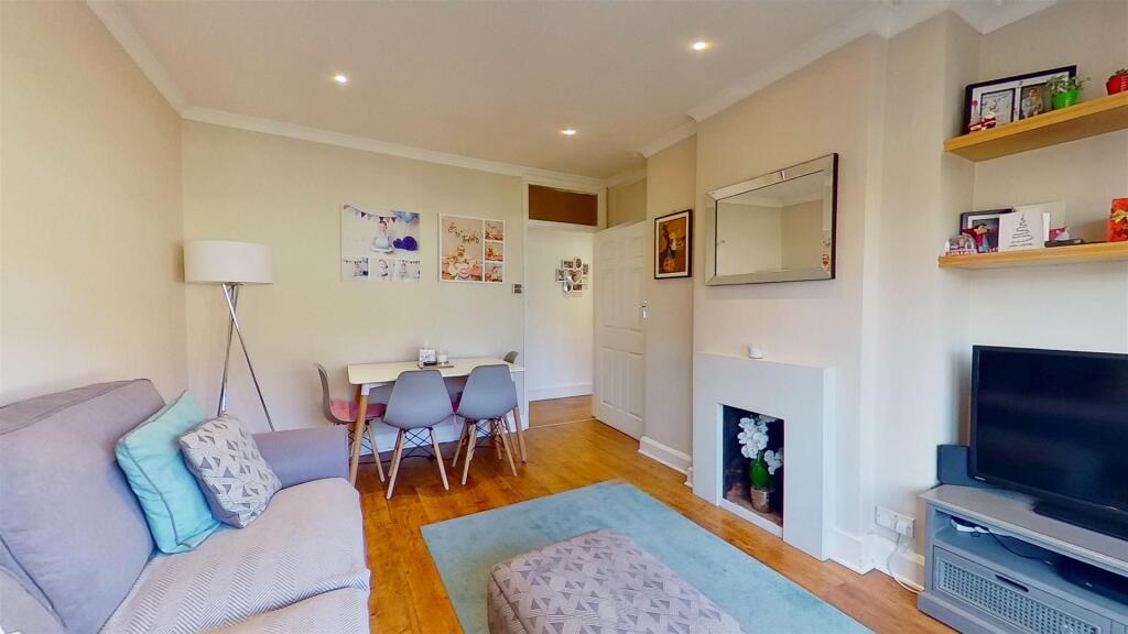 Godley-Road-Earlsfield-SW18-12172020_222428.jpg