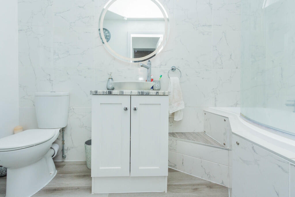 En Suite Bathroom