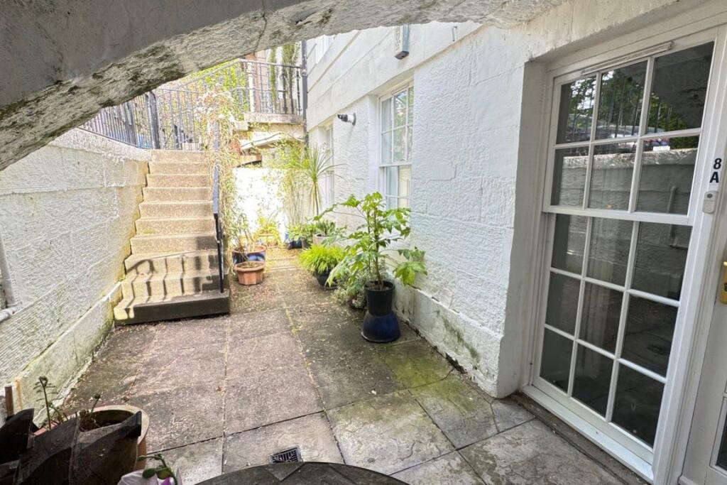 Stunning garden flat @ Lansdowne Cres, G20 6NQ