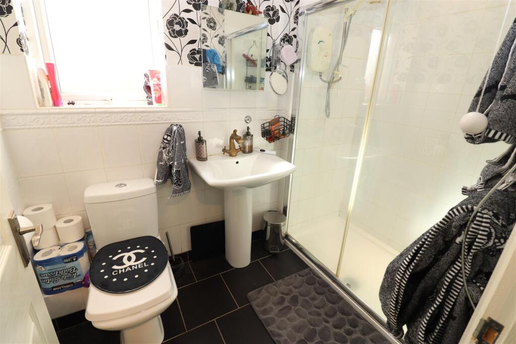 En-suite Shower Room / WC