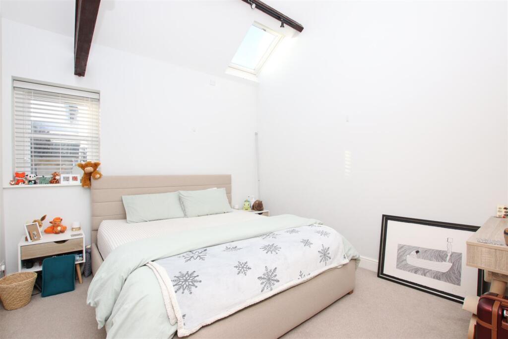 Bedroom one.JPG
