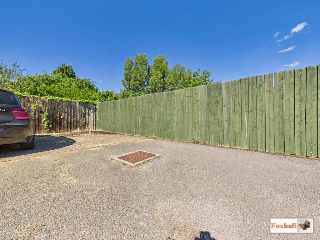 Garage &amp; Parking