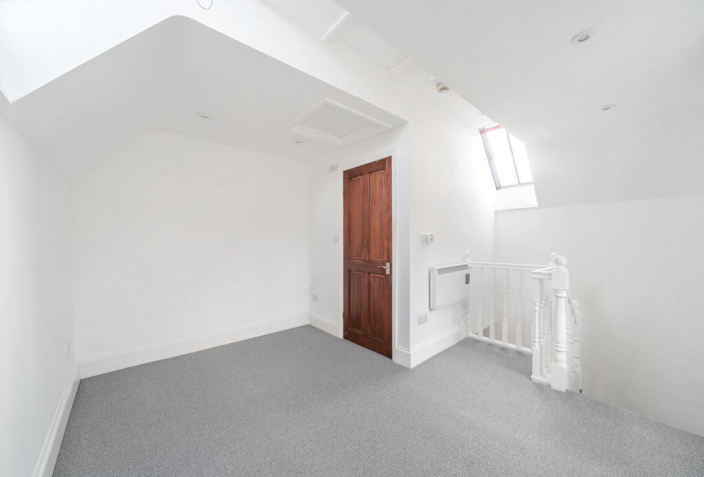 1389173-6-693fe25...