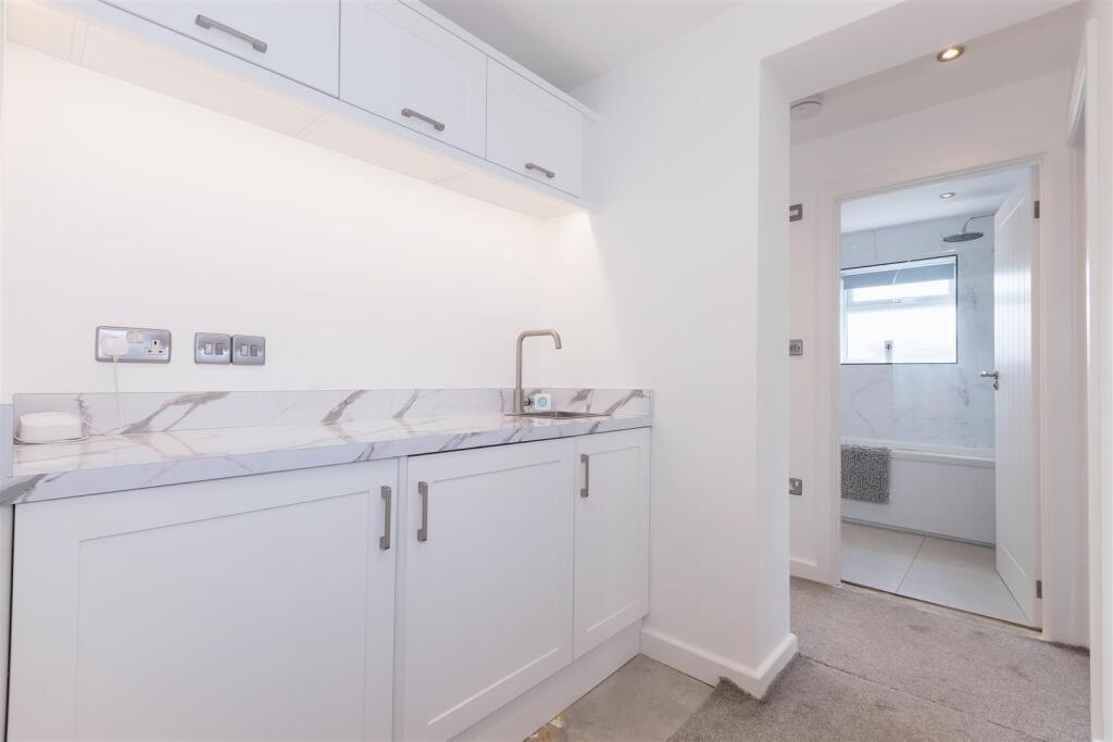 West Onslow Close_3.jpg