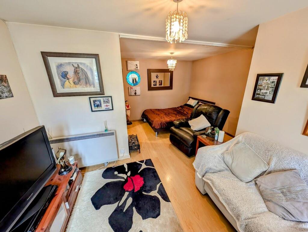 59 Home Orchard lounge 2.jpg