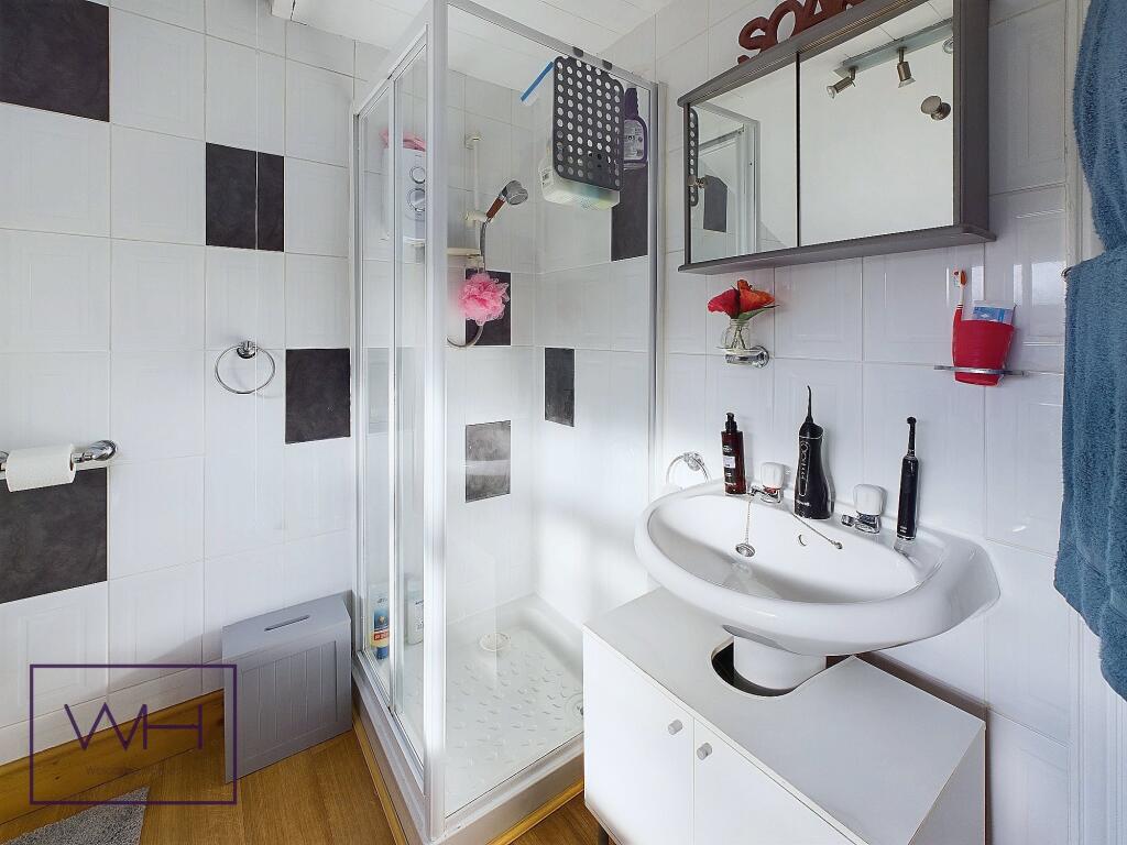 CAM03785G0-PR0189-ST