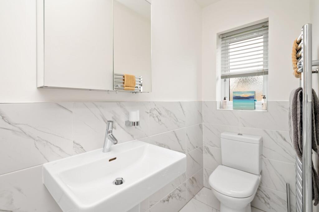BEDROOM ONE EN-SUITE