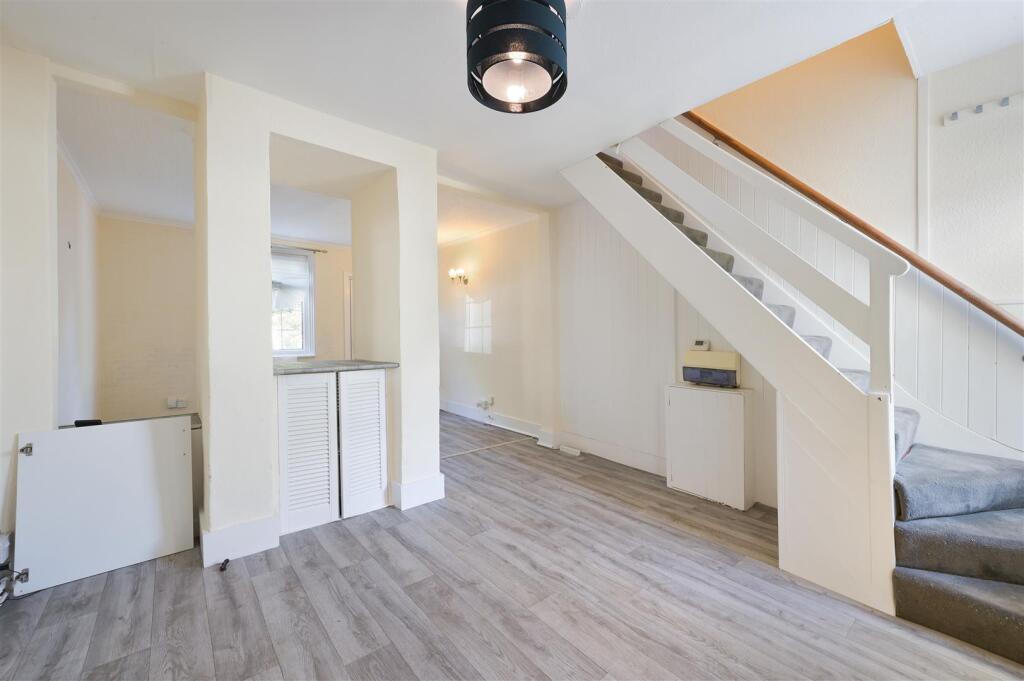 BEACONSFIELD PLACE  (6).jpg